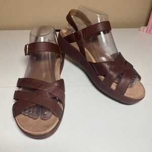 Vionic violet Chocolate ankle strap 7.5 wedge sandals comfort shoes women’s
